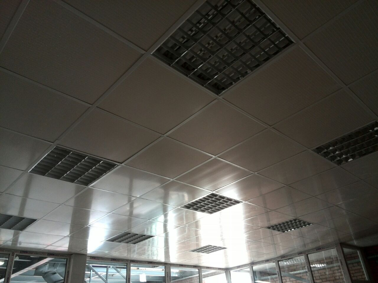 تایل گچی چیست و چه ویژگی‌هایی دارد؟