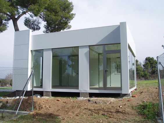 نقش دیوارهای پیش‌ساخته ای جی وی در ساخت کلبه‌ها و ویلاها